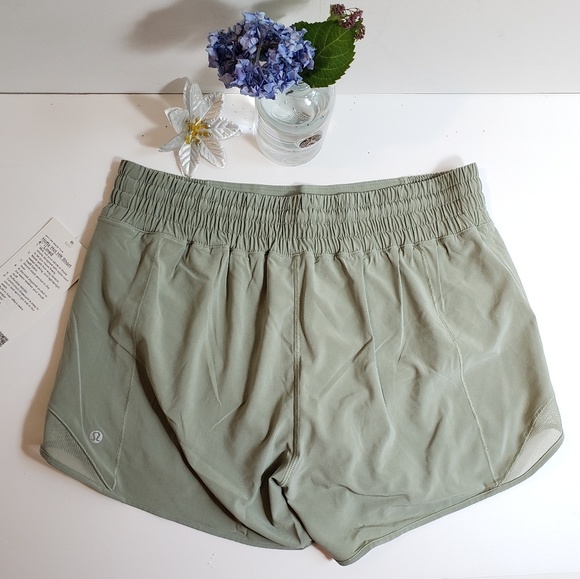 NWT, Lululemon Sea Moss Hotty Hot HR Short 4", 8 - Picture 4 of 8
